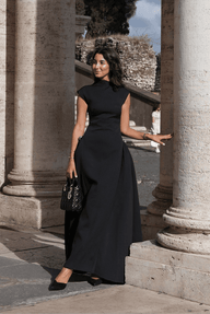 Robe maxi moulante noire à col cheminé