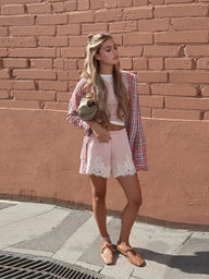 Eva Short en satin à taille élastique, patchwork et dentelle
