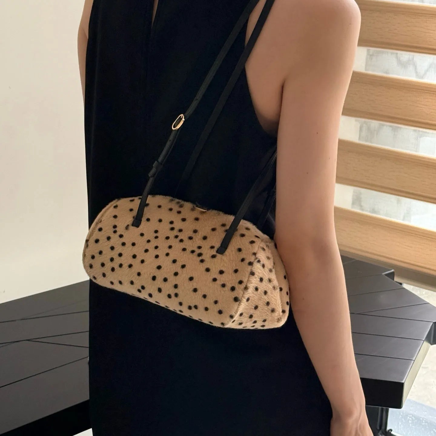 OLANE Faux Fur Cheetah Shoulder Bag Beige28x12x18 cmWomen's Handbags