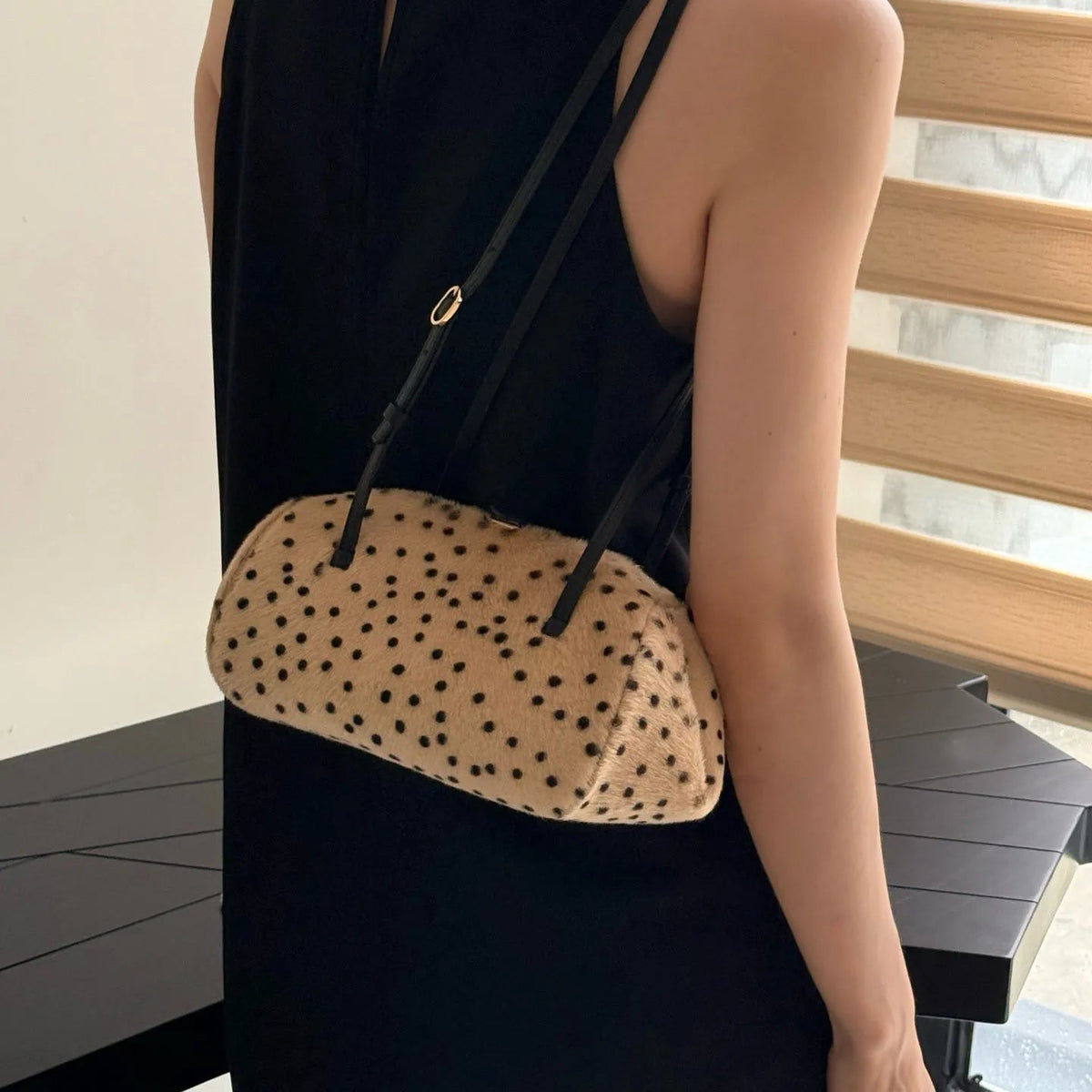 OLANE Faux Fur Cheetah Shoulder Bag Beige28x12x18 cmWomen's Handbags