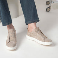 Agrousa Slip-On Triple Stitch baskets en suédine
