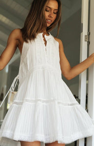 Robe courte Emma White Boho sans manches