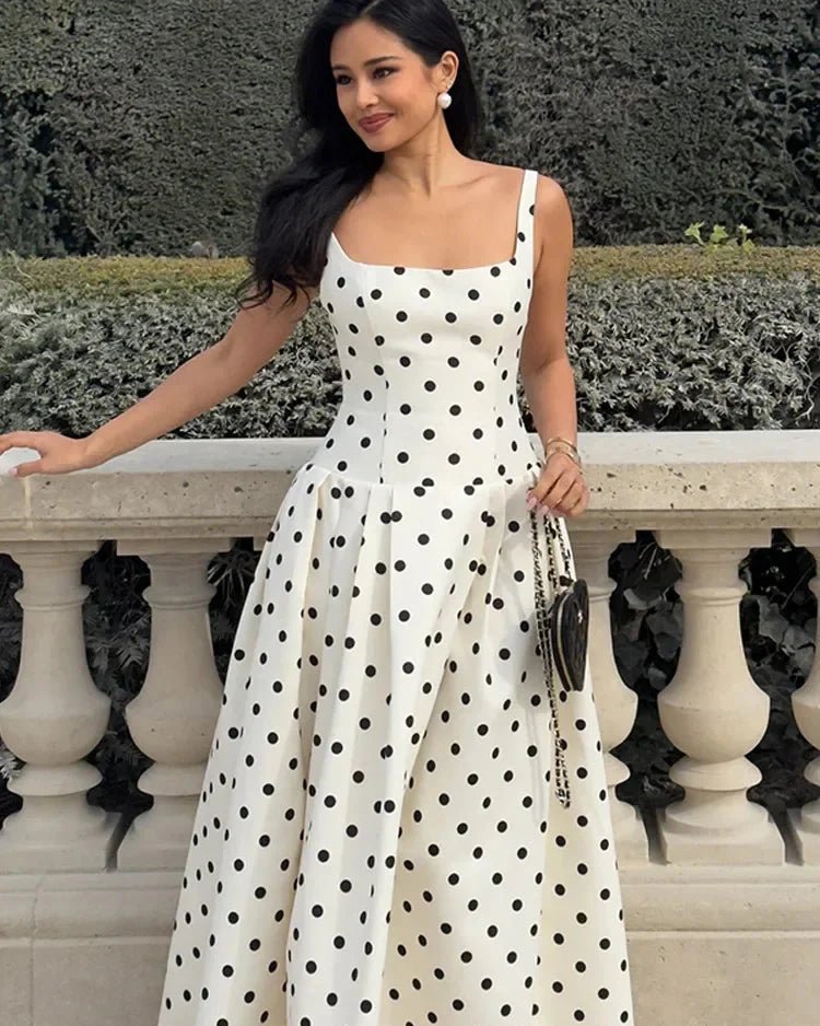 Robe midi classique à pois avec encolure carrée
