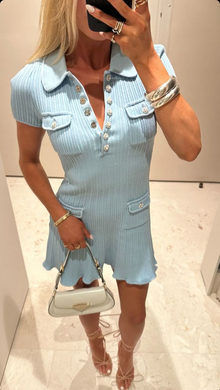 Robe mini en maille pailletée avec détails à volants