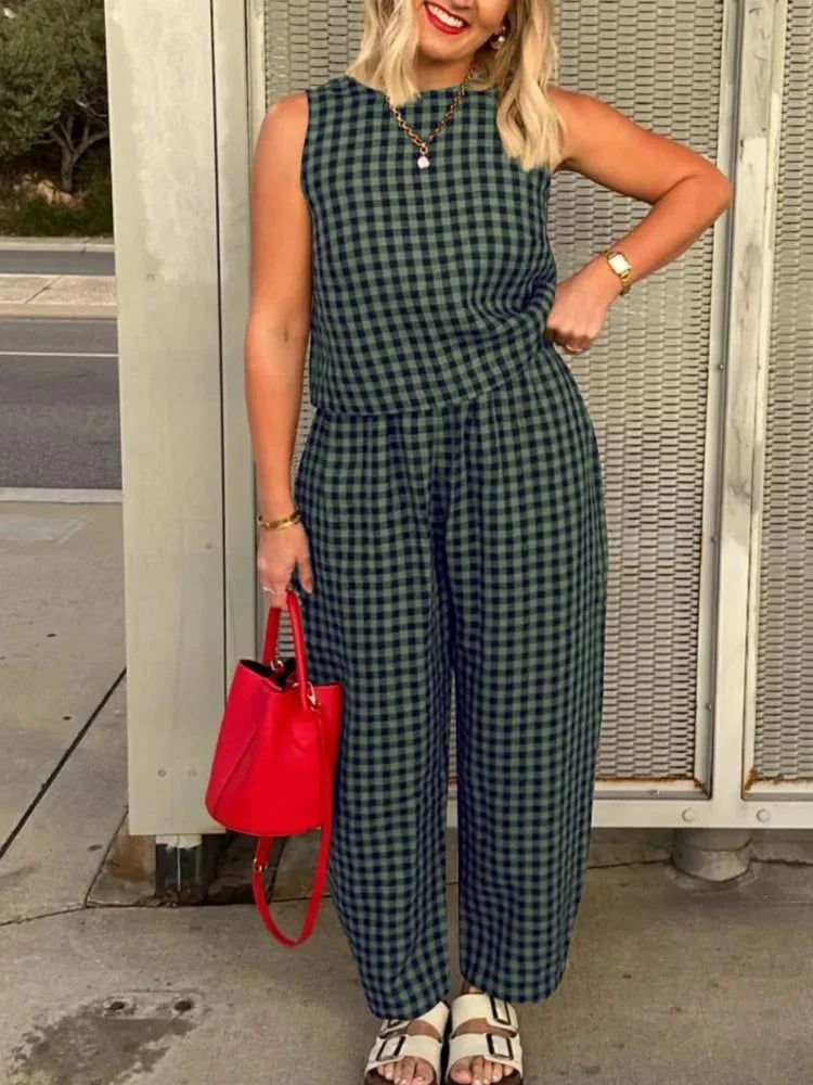 Stylish Plaid Sleeveless Vest Pant Set