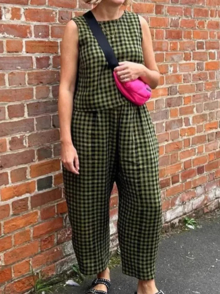 Stylish Plaid Sleeveless Vest Pant Set